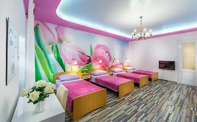 Happy Hostel